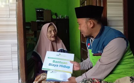 LAZ SIDOGIRI BANTU BIAYA HIDUP LANSIA DHUAFA DI SIDOARJO