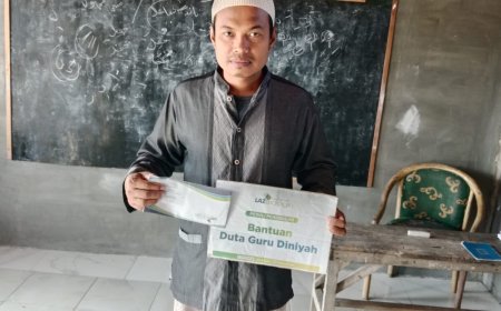 LAZ SIDOGIRI SALURKAN BANTUAN INSENTIF GURU MADRASAH DI BANGKALAN