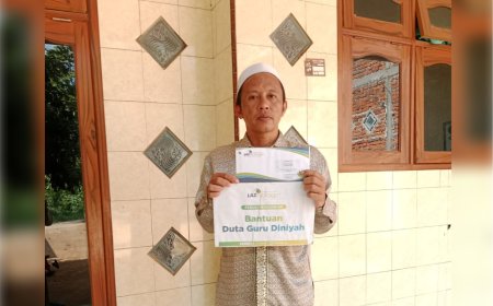LAZ SIDOGIRI SALURKAN INSENTIF UNTUK GURU DI BANGKALAN