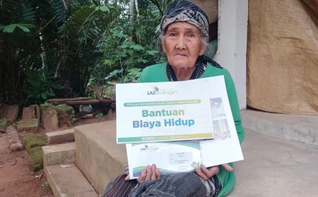LAZ SIDOGIRI BANTU BIAYA HIDUP IBU TAYAMA, LANSIA DHUAFA ASAL BANGKALAN