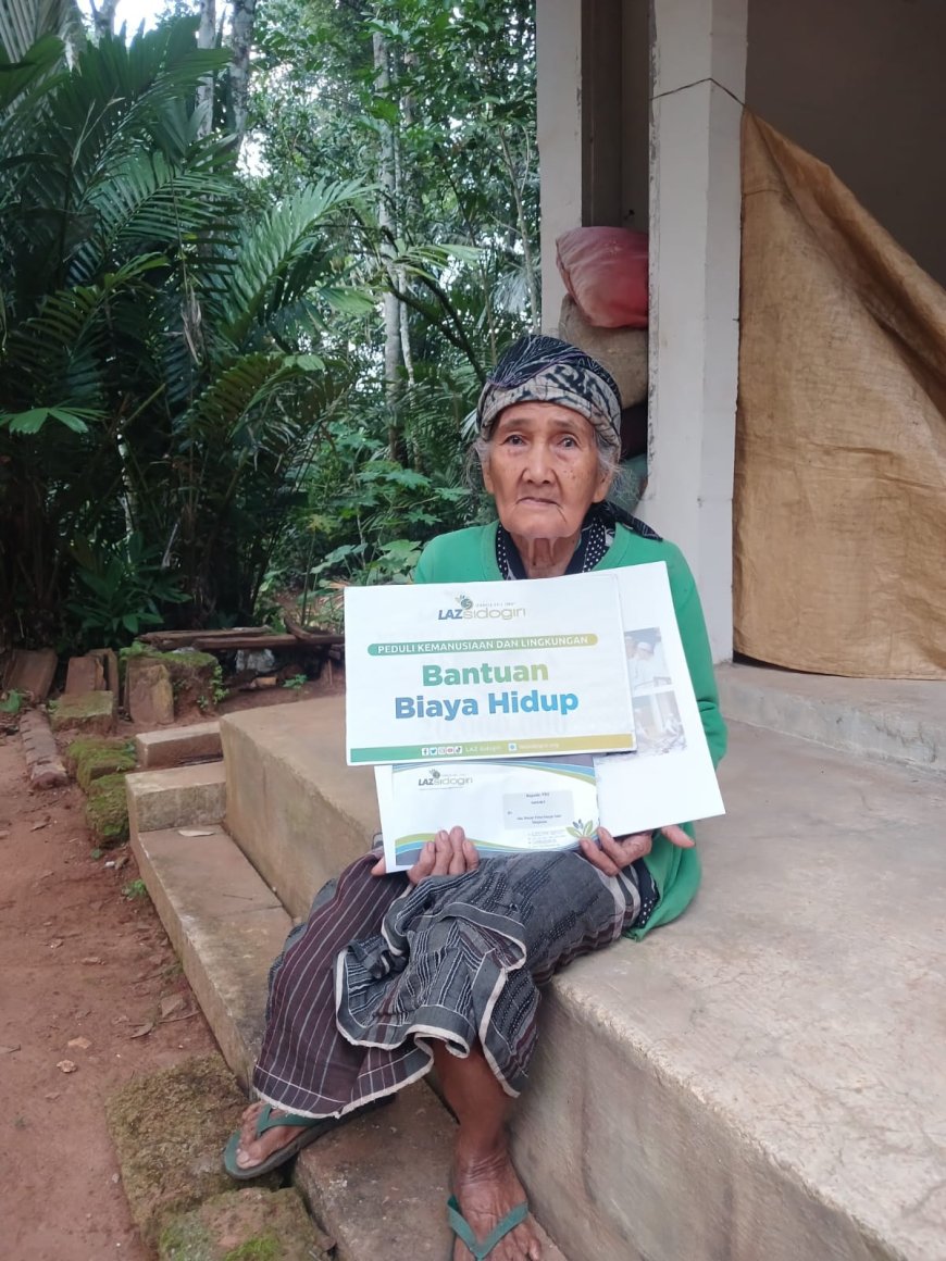 LAZ SIDOGIRI BANTU BIAYA HIDUP IBU TAYAMA, LANSIA DHUAFA ASAL BANGKALAN
