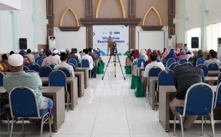 TOKO BASMALAH GANDENG LAZ SIDOGIRI, GELAR WORKSHOP KEWIRAUSAHAAN UNTUK PEMILIK UMKM TOKO HAMDALAH