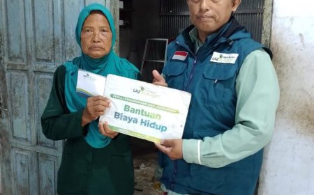 LAZ SIDOGIRI PEDULI LANSIA SEBATANG KARA DI BANGKALAN