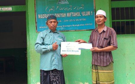 LAZ SIDOGIRI PEDULI GURU-GURU DINIYAH DI BANGKALAN