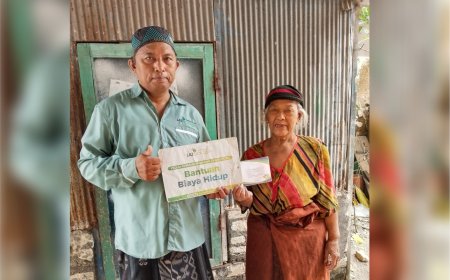 LAZ SIDOGIRI SUPPORT BIAYA HIDUP LANSIA SEBATANG KARA DI BANGKALAN
