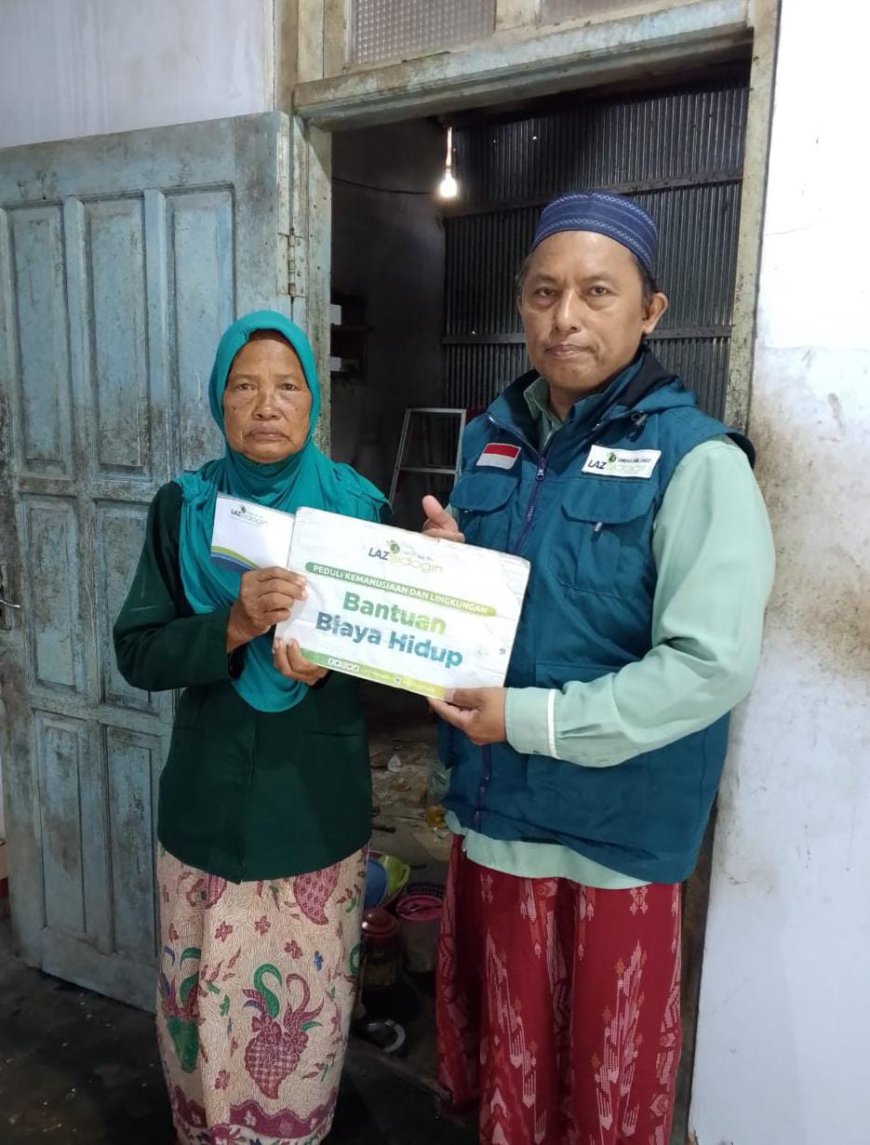 LAZ SIDOGIRI PEDULI LANSIA SEBATANG KARA DI BANGKALAN