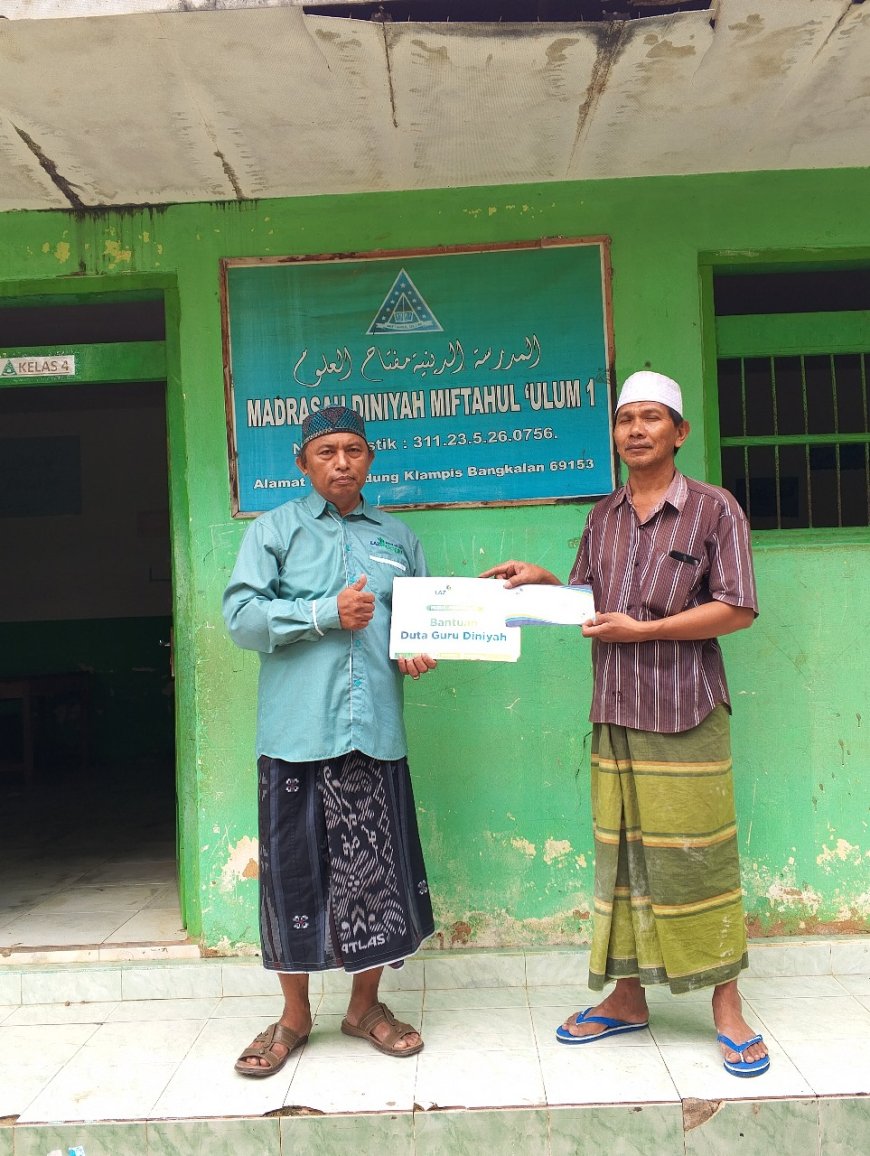 LAZ SIDOGIRI PEDULI GURU-GURU DINIYAH DI BANGKALAN