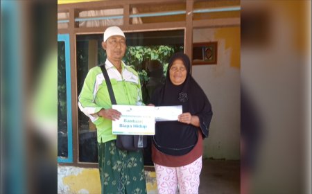 LAZ SIDOGIRI BANTU BIAYA HIDUP DHUAFA YANG HIDUP BERSAMA ANAKNYA YANG DIFABEL