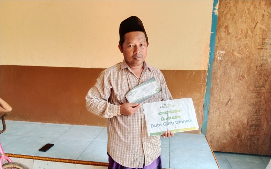 LAZ SIDOGIRI SALURKAN BANTUAN INSENTIF DUTA GURU MADRASAH DI BANGKALAN