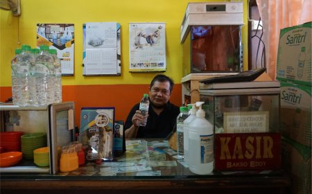MENSYUKURI NIKMAT DENGAN CARA BERSEDEKAH