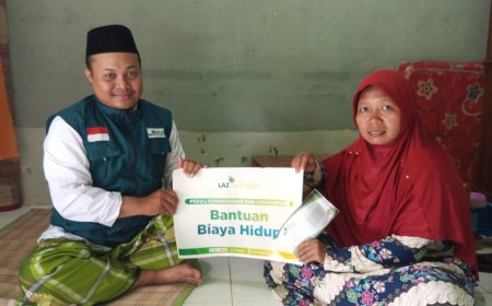 KEPALA LAZ SIDOGIRI WILAYAH KEPULAUAN RIAU SAMBANGI DHUAFA DAN BERIKAN BANTUAN SOSIAL