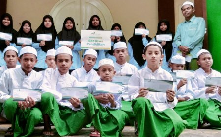 DARI 25 ANAK ASUH, LAZ SIDOGIRI NTT BERANGKATKAN 2 SANTRI MELANJUTAKAN STUDI KE PP. SIDOGIRI
