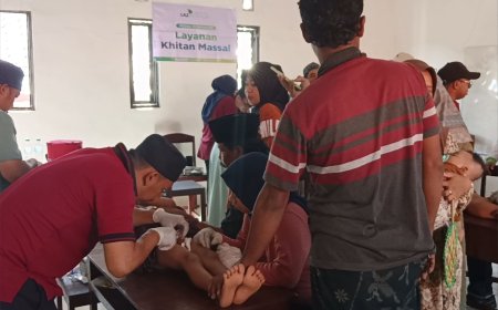 KHITAN MASSAL LAZ SIDOGIRI TERUS BERLANJUT, KINI DILAKSANAKAN DI WILAYAH SOCAH, BANGKALAN