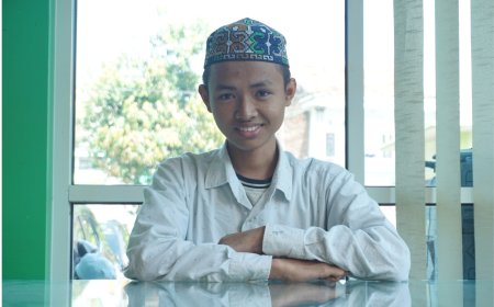 ANAK PENJUAL NASI BUNGKUS YANG GEMAR SENI HADRAH