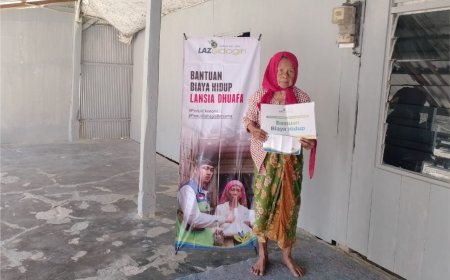 LANSIA DHUAFA TINGGAL DI RUMAH YANG TAK LAYAK HUNI