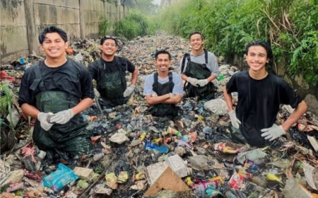 AJAK MASYARAKAT BERSIHKAN SAMPAH DENGAN AKSI NYATA