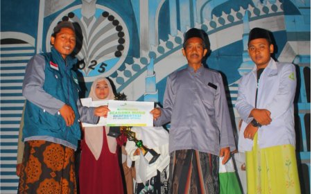 APRESIASI SANTRI BERPRESTASI, LAZ SIDOGIRI BERIKAN BEASISWA PENDIDIKAN DI MEMPAWAH