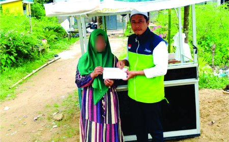 DUKUNG UMKM, LAZ SIDOGIRI BANTU MODAL USAHA UNTUK IBU JULIANI DI SUNGAI KAKAP