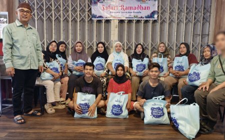 SEMARAKKAN RAMADHAN, LAZ SIDOGIRI BERBAGI BINGKISAN KEPADA YATAMA-DHUAFA DI MATARAM