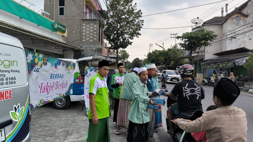 LAZ SIDOGIRI BAGI-BAGI 1000 PAKET TAKJIL DI DEPAN BASMALAH BANYUANYAR SAMPANG