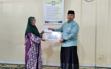 BANTUAN BIAYA HIDUP DARI LAZ SIDOGIRI UNTUK IBU ZAHRATUL MAKKIYAH DI BATAM