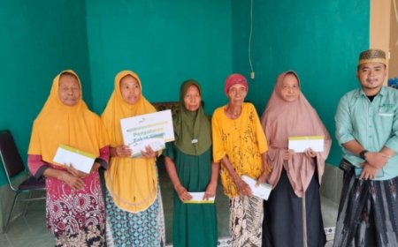 LAZ SIDOGIRI PEDULI JANDA SEBATANG KARA DI BANGKALAN