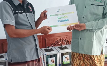 LAZ SIDOGIRI BENAHI RUMAH WARGA PASURUAN YANG HAMPIR ROBOH
