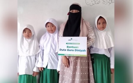 BANTUAN UNTUK USTADZAH ANISA DI YAYASAN TARBIYATUL ATFAL BANGKALAN