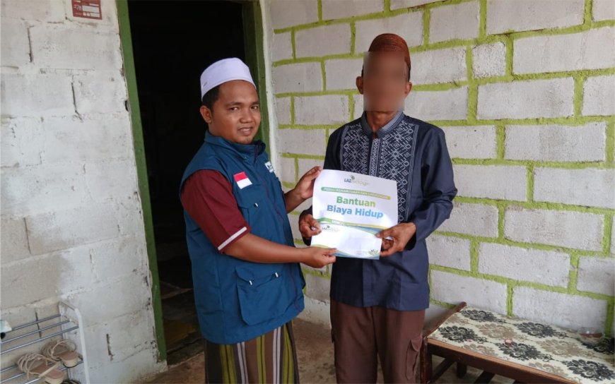 MENEBAR KEPEDULIAN, LAZ SIDOGIRI SALURKAN BANTUAN BIAYA HIDUP UNTUK MUALAF DI BANGKA
