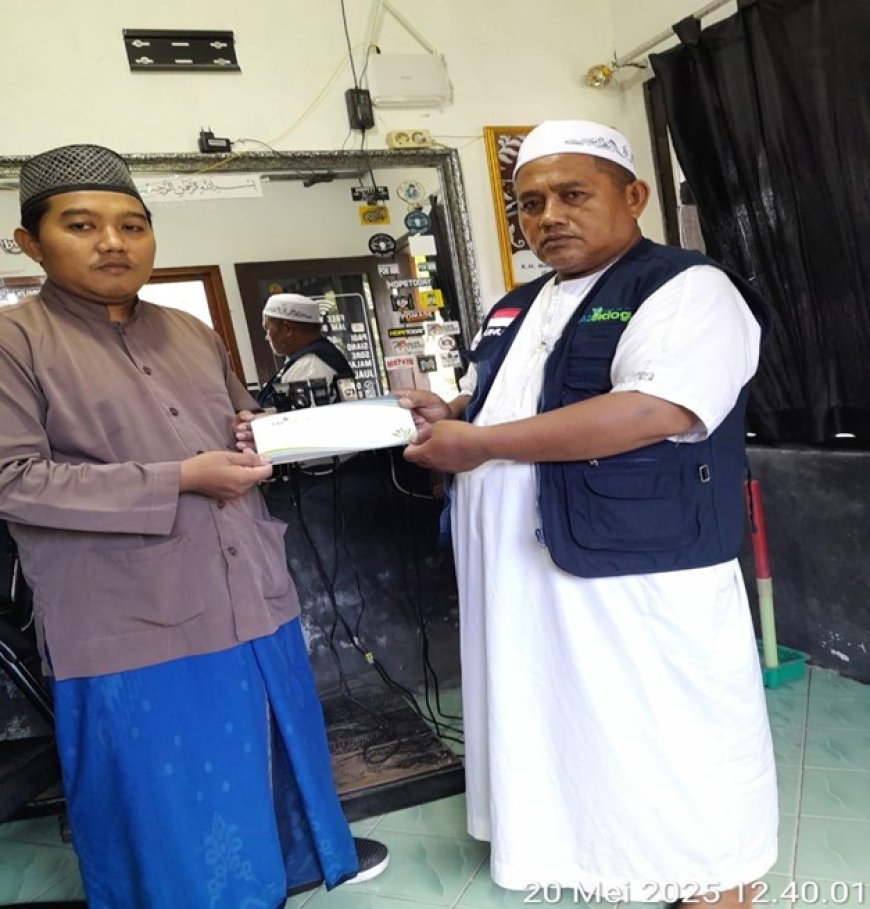 BERDAYAKAN TUKANG CUKUR RAMBUT, LAZ SIDOGIRI BANTU BIAYA DAN PERLENGKAPAN