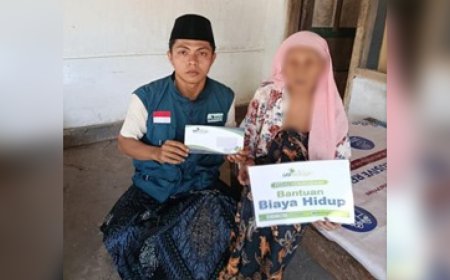 LAZ SIDOGIRI BERIKAN BANTUAN BIAYA BEROBAT KEPADA LANSIA DHUAFA DI PROBOLINGGO