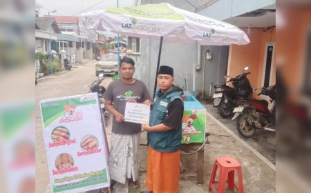 BERDAYAKAN UMKM, LAZ SIDOGIRI BANTU PEDAGANG GORENGAN DI SAMARINDA