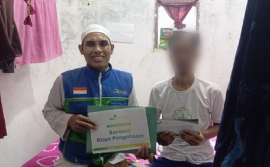 LAZ SIDOGIRI BANTU BIAYA PENGOBATAN KANKER DARAH WARA DHAFA DI PASURUAN