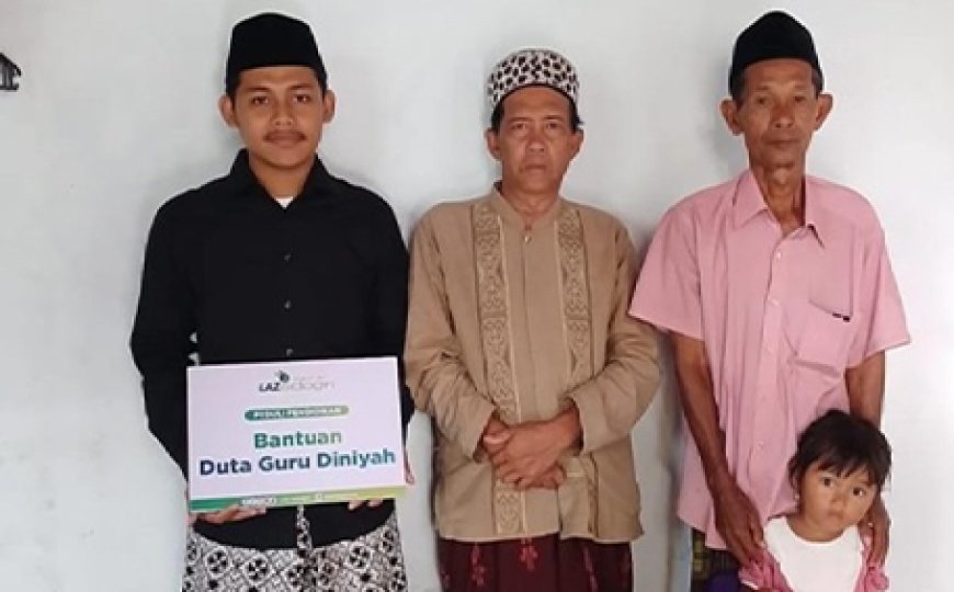 MENGUATKAN GURU MADRASAH MIFTAHUL ULUM, LAZ SIDOGIRI BERIKAN BANTUAN TUNAI