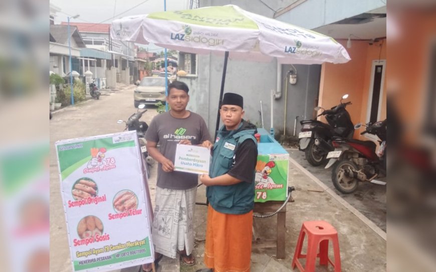 BERDAYAKAN UMKM, LAZ SIDOGIRI BANTU PEDAGANG GORENGAN DI SAMARINDA