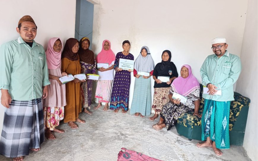 BANTUAN BIAYA HIDUP UNTUK LANSIA DHUAFA DI SITUBONDO