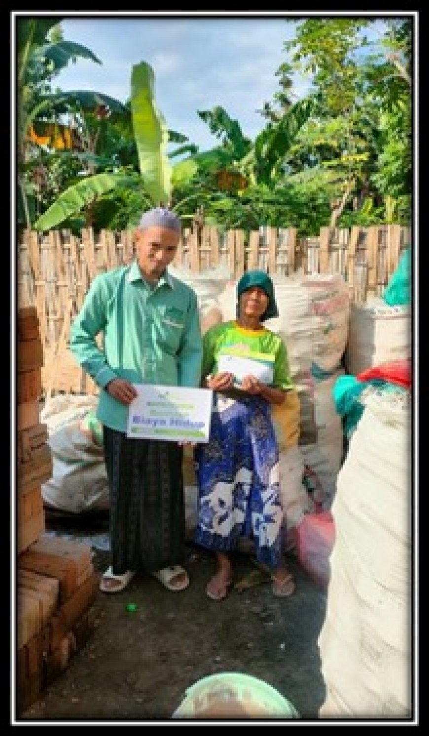 LAZ SIDOGIRI SALURKAN BANTUAN BIAYA HIDUP UNTUK LANSIA DI PROBOLINGGO