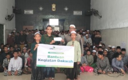 LAZ SIDOGIRI  SALURKAN BANTUAN KEPADA PEMATERI DIKLAT TAJHIZ MAYYIT DI KWANYAR