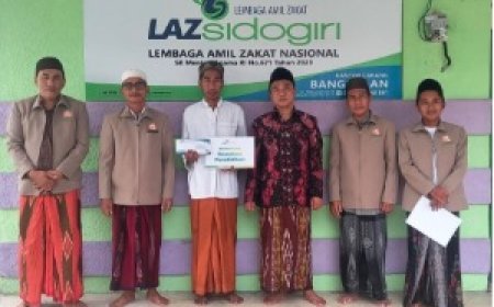 LAZ SIDOGIRI BANTU BIAYA PENDIDIKAN SANTRI KURANG MAMPU DI BANGKALAN