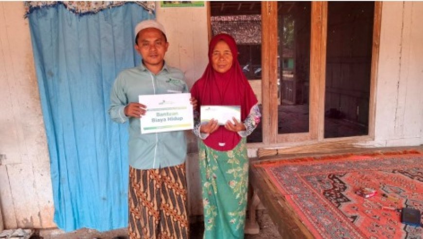 LAZ SIDOGIRI BANTU BIAYA HIDUP LANSIA DHUAFA DI PAMEKASAN