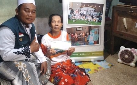 LAZ SIDOGIRI PEDULI BANTU WARGA DHUAFA YANG LUMPUH DAN TIDAK BISA BEKERJA