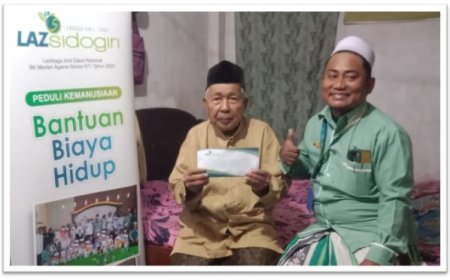 LAZ SIDOGIRI SALURKAN BANTUAN BIAYA HIDUP KEPADA IBU MASITO DI SIDODADI