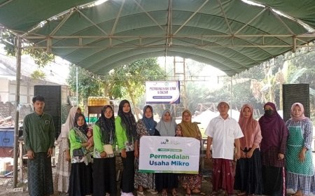 PERINGATI MAULID NABI, LAZ SIDOGIRI BANGKALAN BERI BANTUAN MODAL UNTUK 10 PEDAGANG KAKI LIMA