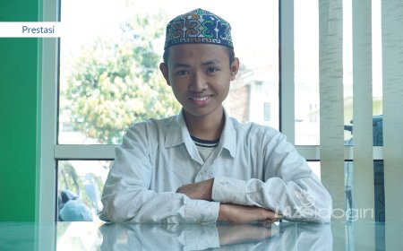 ANAK PENJUAL NASI BUNGKUS YANG GEMAR SENI HADRAH