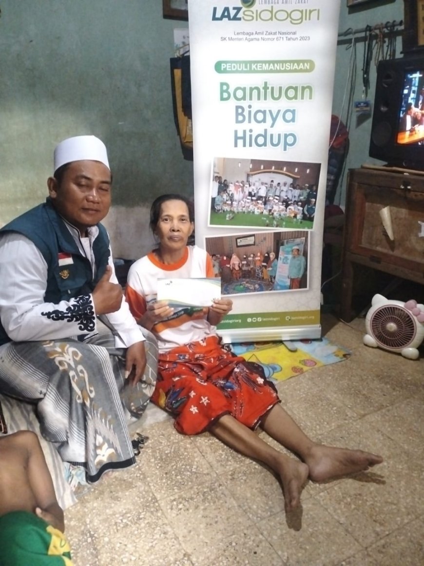 LAZ SIDOGIRI PEDULI BANTU WARGA DHUAFA YANG LUMPUH DAN TIDAK BISA BEKERJA