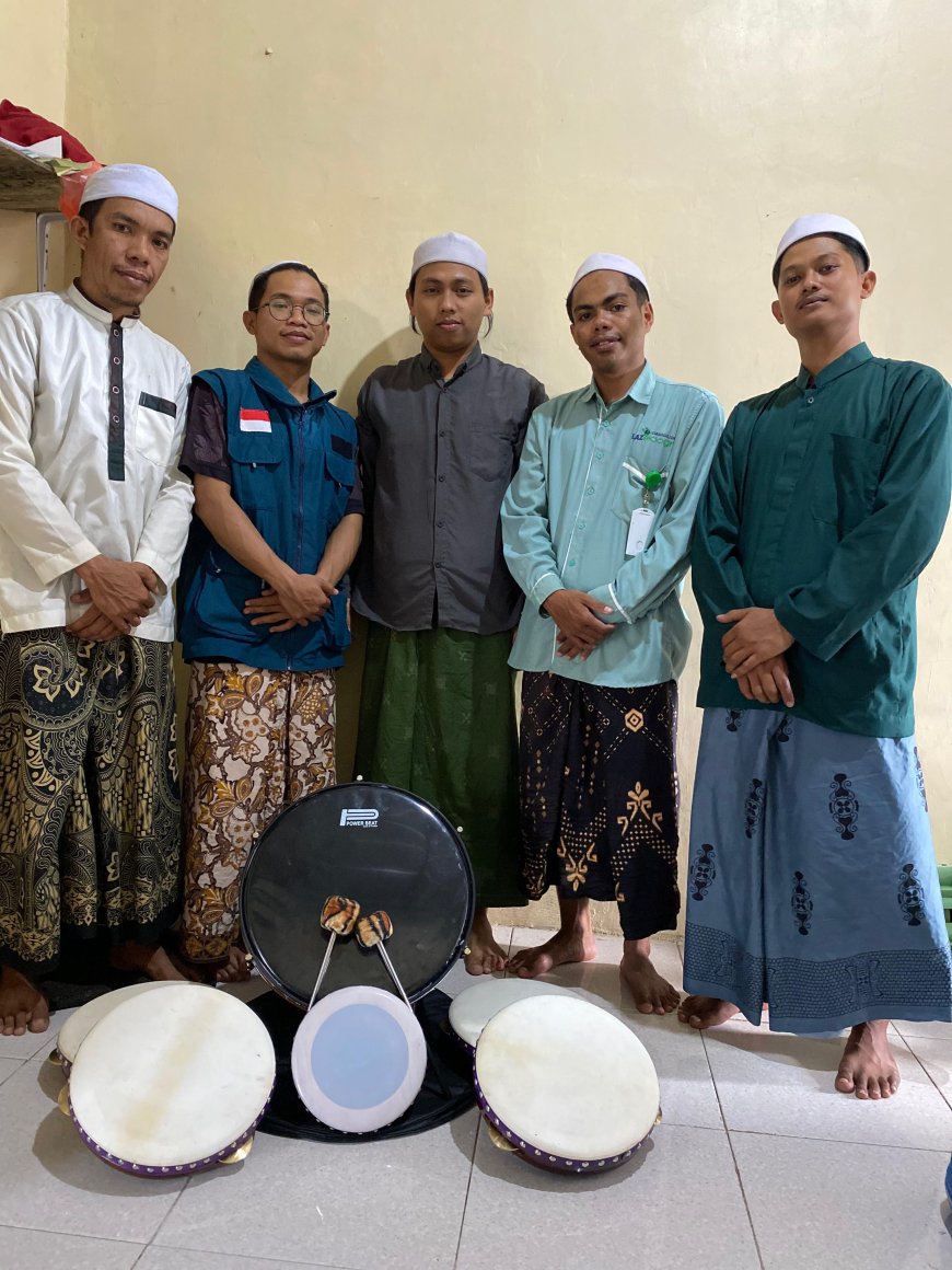 SYIAR LEWAT SENI: LAZ SIDOGIRI SUPPORT SATU SET ALAT HADRAH UNTUK MAJELIS AR-RIYADH, KOTA KUPANG