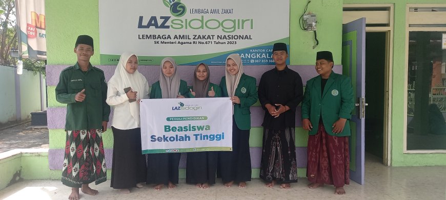 LAZ SIDOGIRI BERI BANTUAN BEASISWA PENDIDIKAN UNTUK MAHASISWA KURANG MAMPU DI BANGKALAN