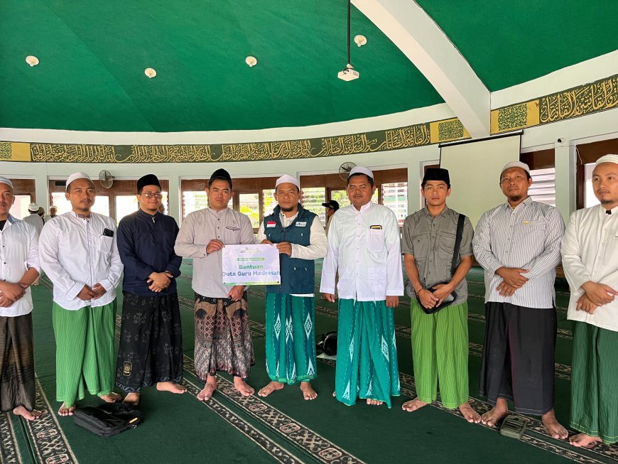 PERKUAT SYIAR ILMU, LAZ SIDOGIRI HADIRKAN INSENTIF GURU DALAM ACARA NK. SIDOGIRI