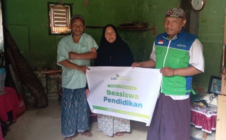 LAZ SIDOGIRI SALURKAN BANTUAN BIAYA PENDIDIKAN SANTRI ASAL KOTA MALANG