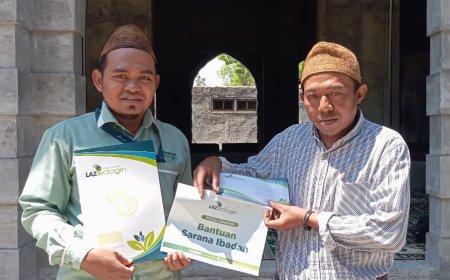 LAZ SIDOGIRI SALURKAN BANTUAN DANA UNTUK MASJID NURUS SHOLEH DI MANGARAN, DUKUNG PERCEPATAN PEMBANGUNAN YANG TERTUNDA